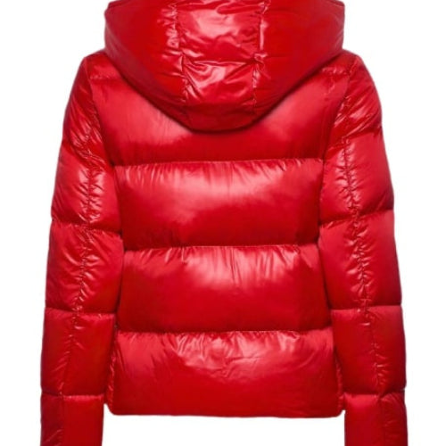 Men’s Red Puffer Jacket featuring bold color, lightweight warmth, and modern winter style.
